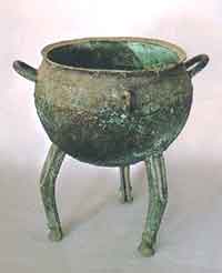 Bronze cauldron in Ordos style from the Saka period unearthed in Zhaosu county, in the collection of the Ili Kazak Autonomous Prefecture Museum, Yining.