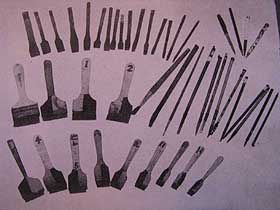 Fig. 5 Brushes and pens used by the calligraphy artist Tang Shulin of Jilin. [Tang Shulin]